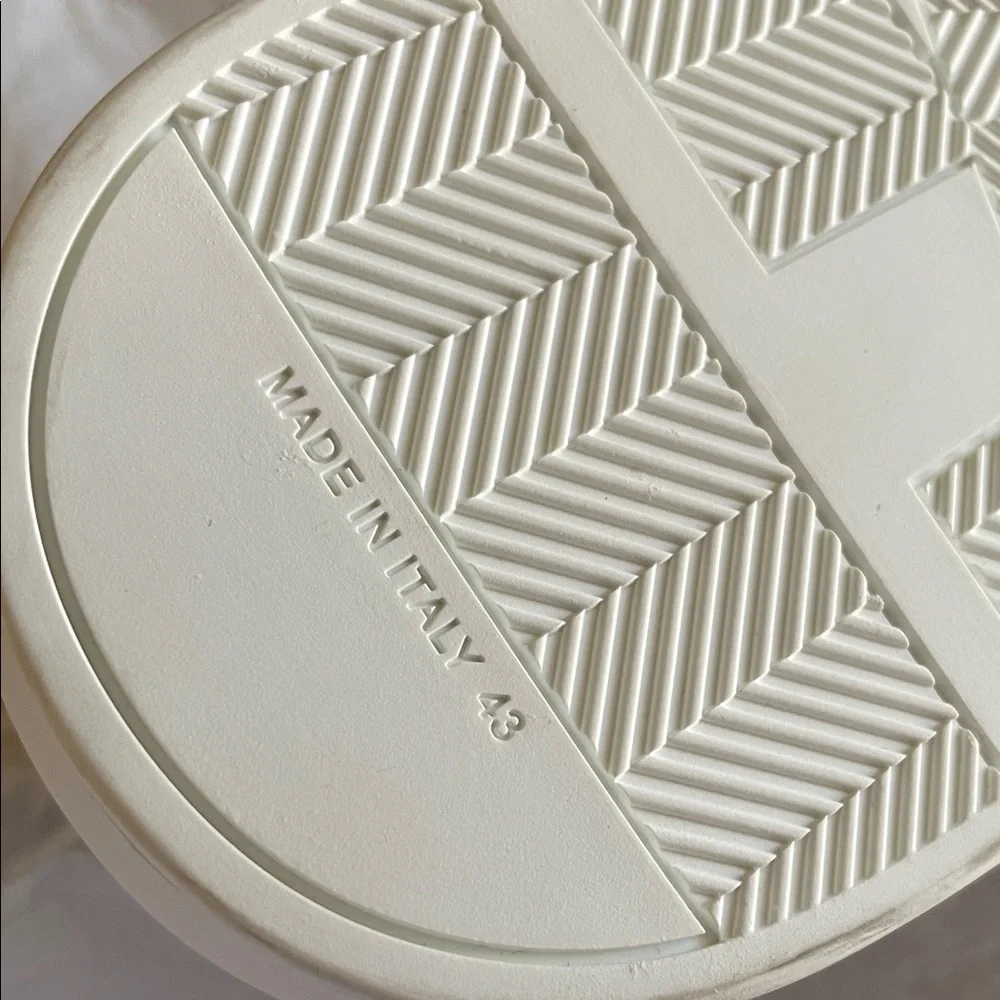 JIMMY CHOO White Star Embellished Unisex Slides - Picture 5 of 14